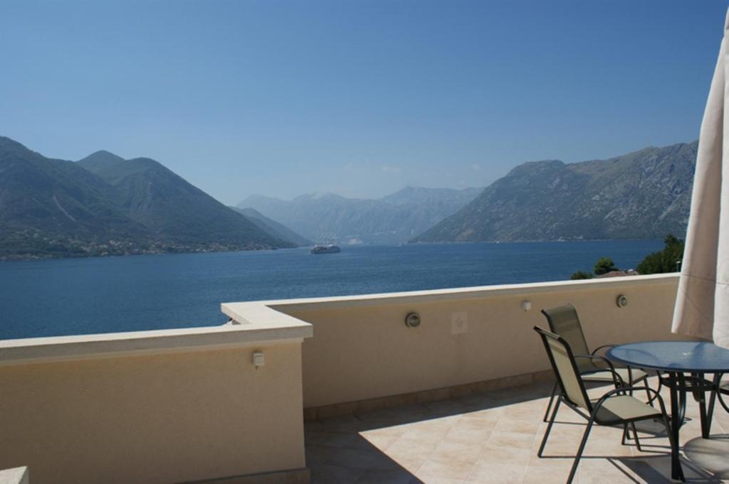 Apartments Ivardic Kotor Buitenkant foto