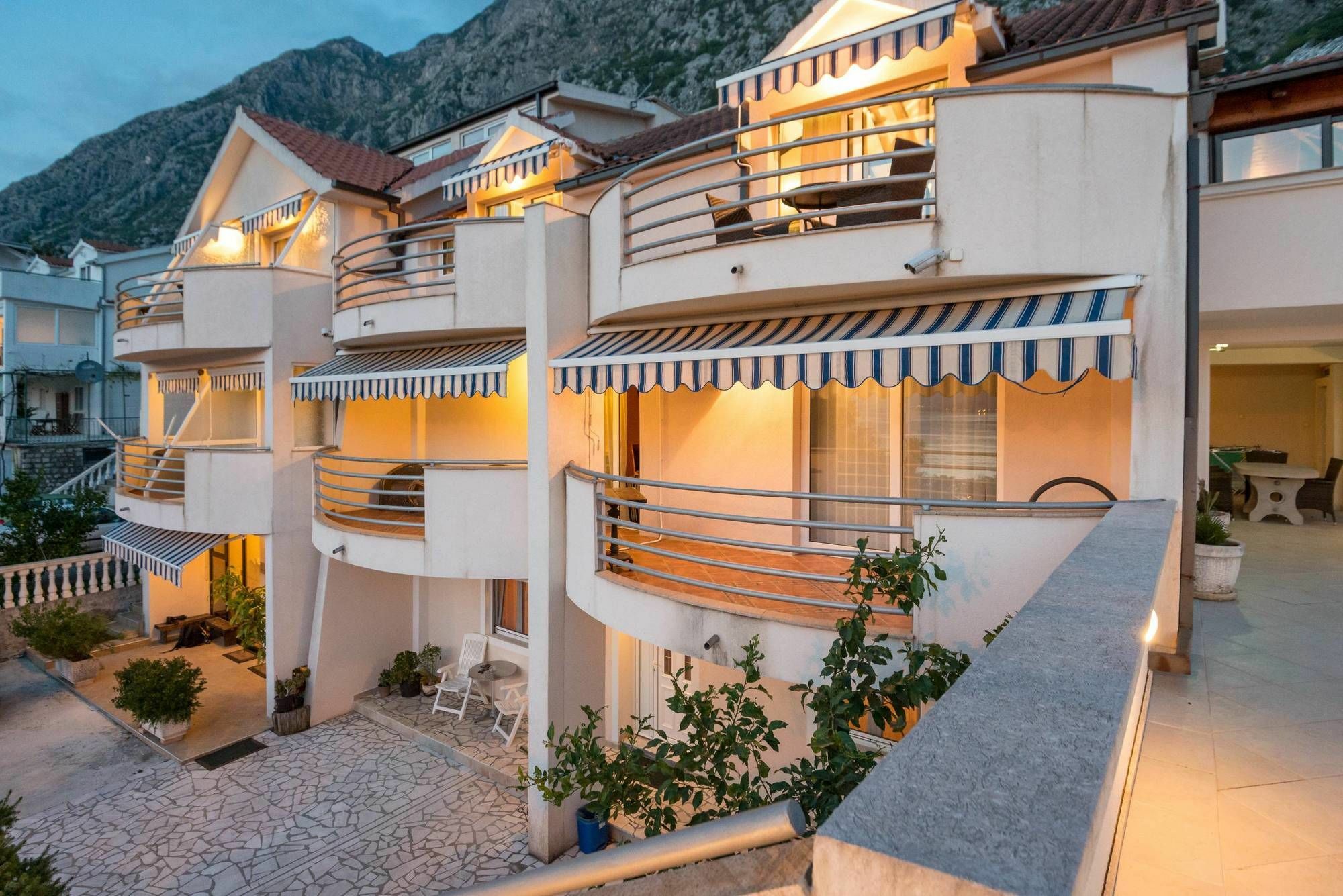 Apartments Ivardic Kotor Buitenkant foto